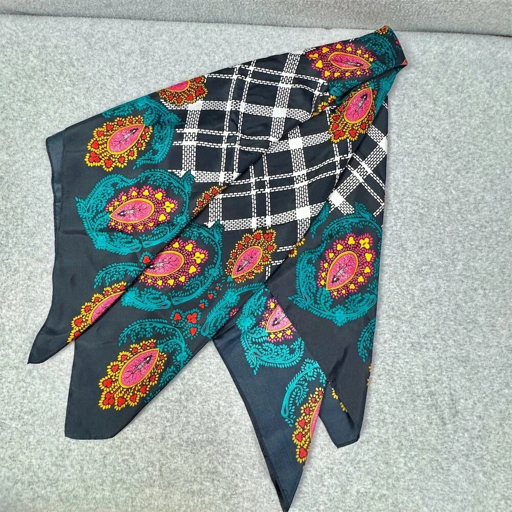 Diane von Furstenberg Scarf 100% Silk Womens Multicolor Paisley Square 42x42